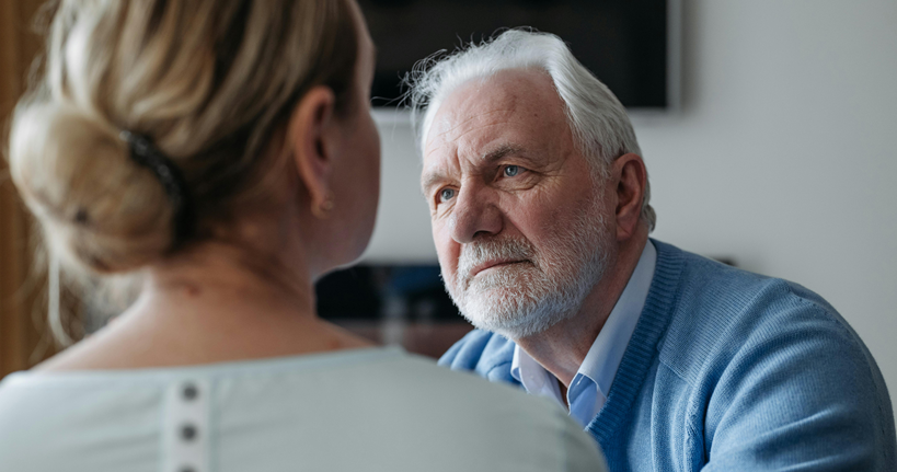 Duelo anticipado en familiares de personas con alzhéimer: cómo procesar la pérdida mientras la persona sigue viva