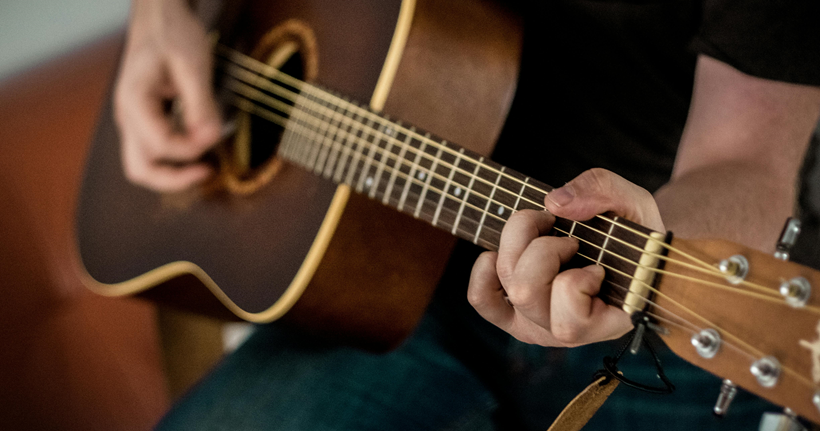 Por qué el uso de la música y la musicoterapia para las personas con alzhéimer. Bases neurológicas